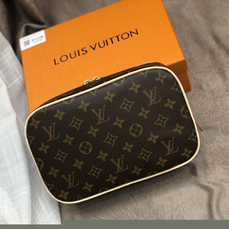 LV Clutch Bags